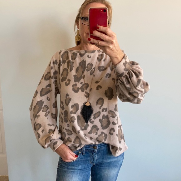 Tops - Leopard Print Brushed Hacci Top